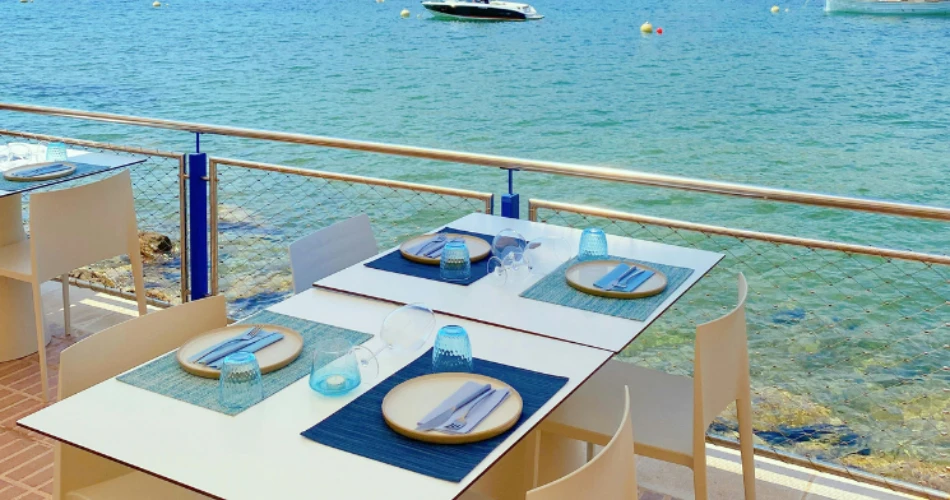 Sunset-to-Midnight: Best Beachside Hangouts in the City